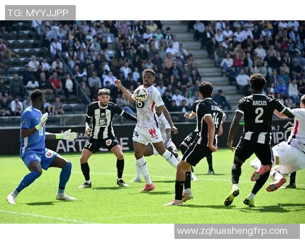 埃因霍温主场迎战巴萨期待一场精彩的欧战对决 埃因霍温主场迎战巴萨期待一场精彩的欧战对决